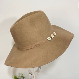 🌟$12 SALE (must Bundle Sale! )🎀 J.Crew Wool floppy tan kahki sun hat